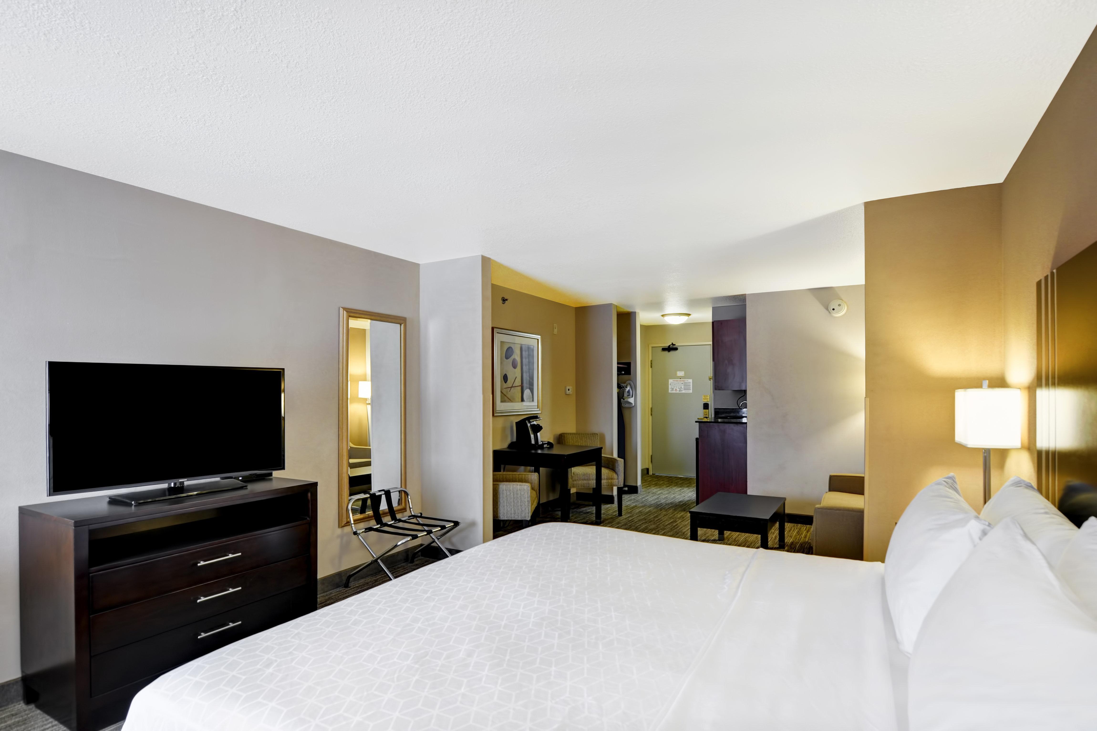 Holiday Inn Express Hotel & Suites Milwaukee-New Berlin By Ihg Eksteriør bilde