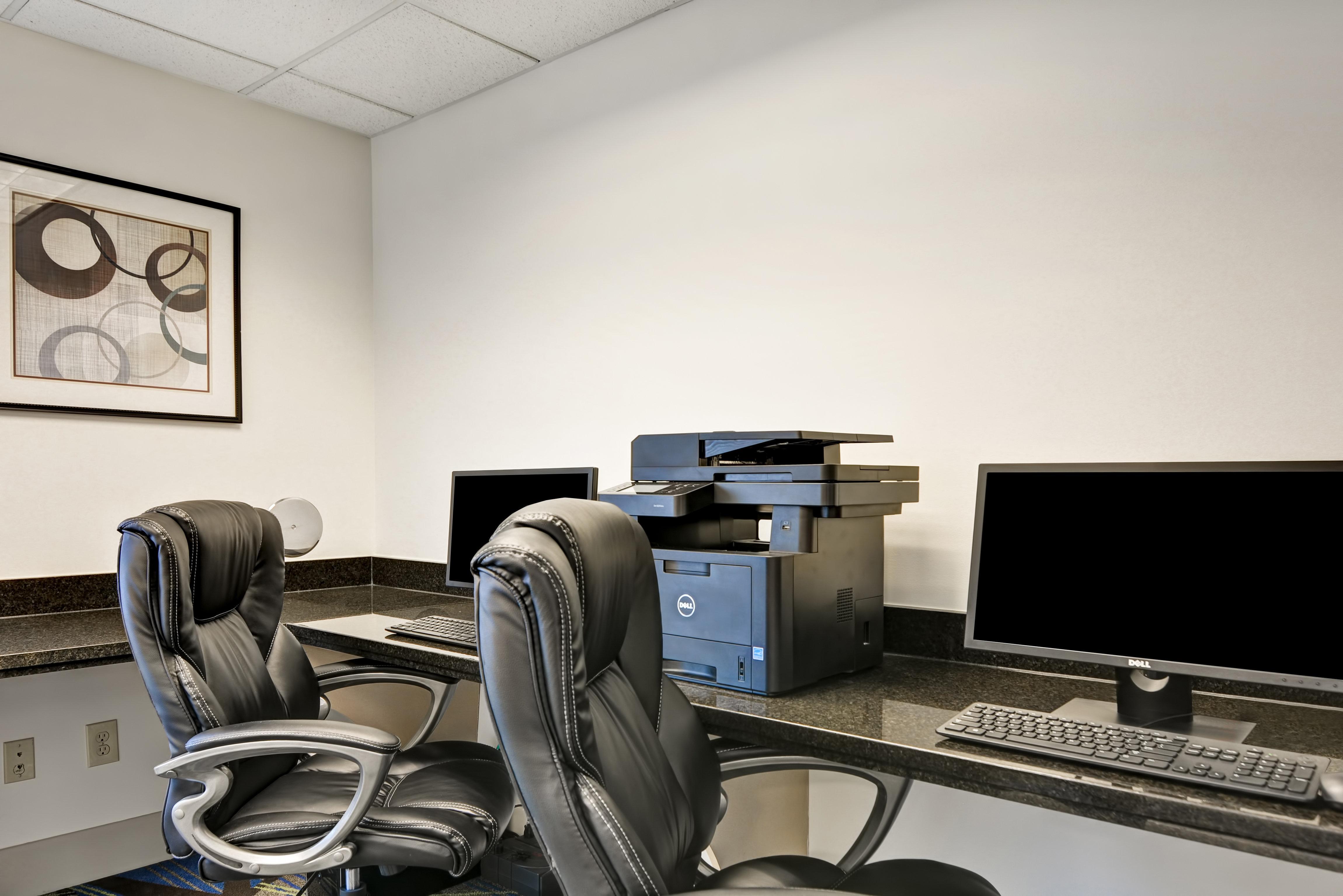 Holiday Inn Express Hotel & Suites Milwaukee-New Berlin By Ihg Eksteriør bilde