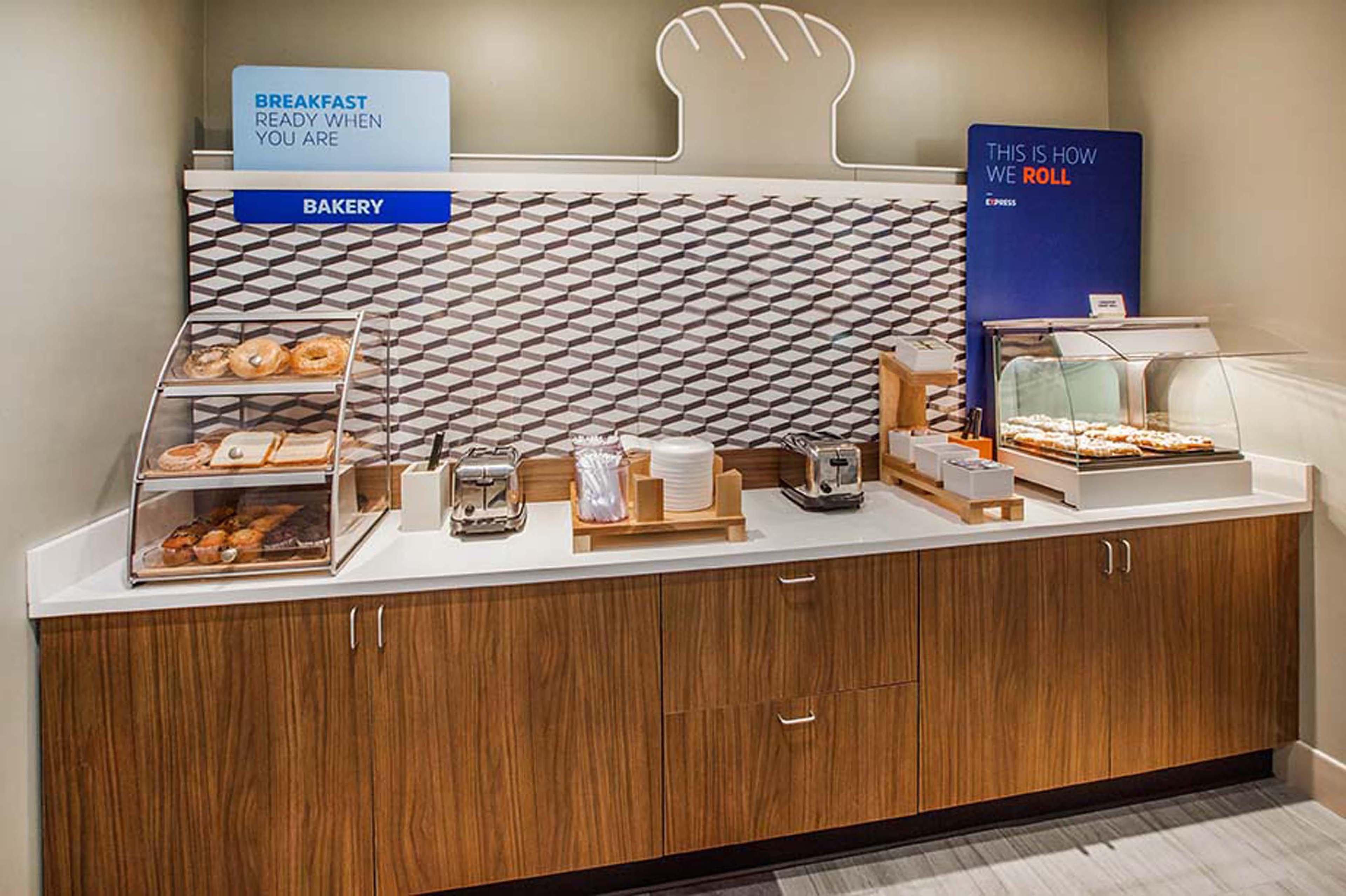 Holiday Inn Express Hotel & Suites Milwaukee-New Berlin By Ihg Eksteriør bilde