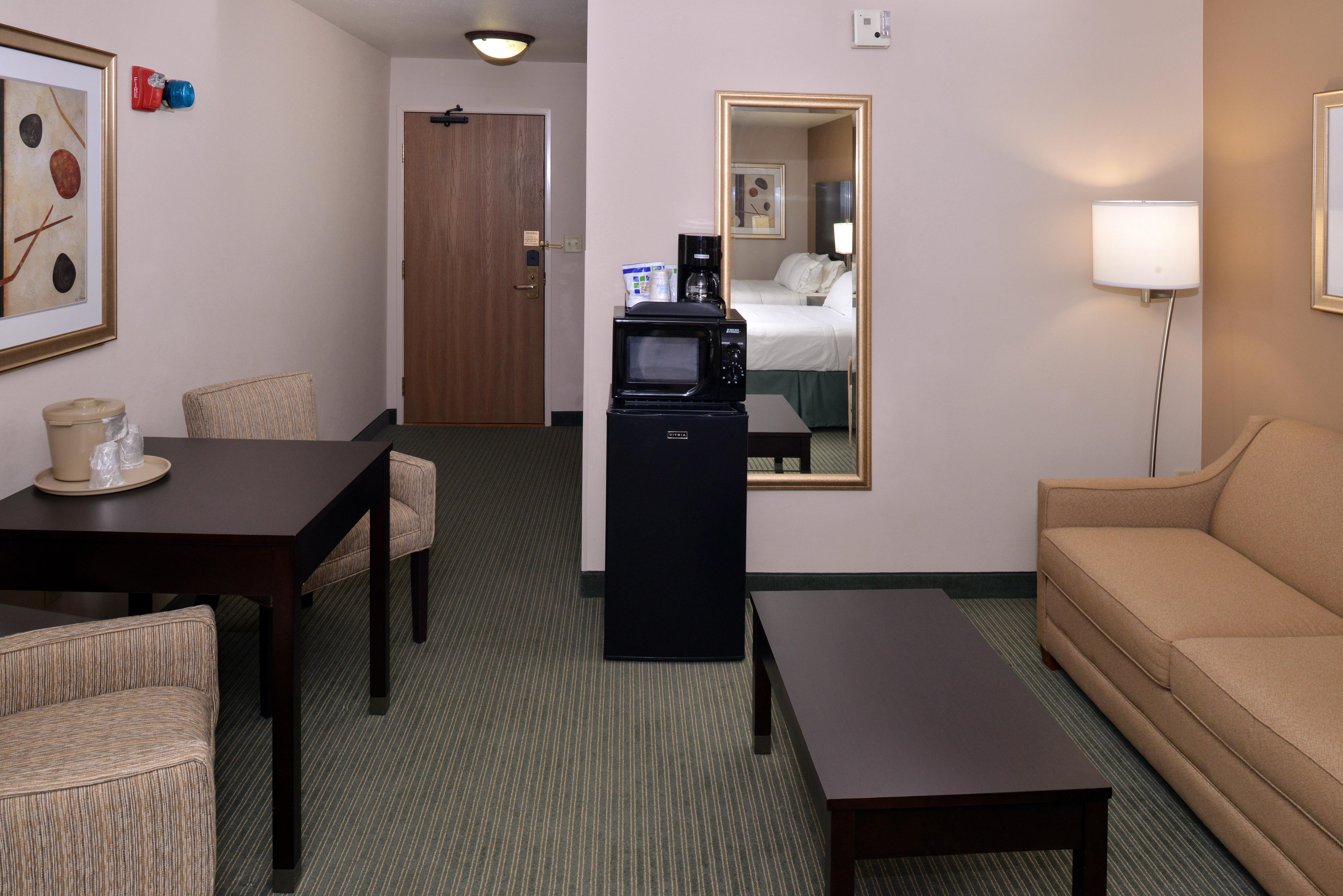 Holiday Inn Express Hotel & Suites Milwaukee-New Berlin By Ihg Eksteriør bilde
