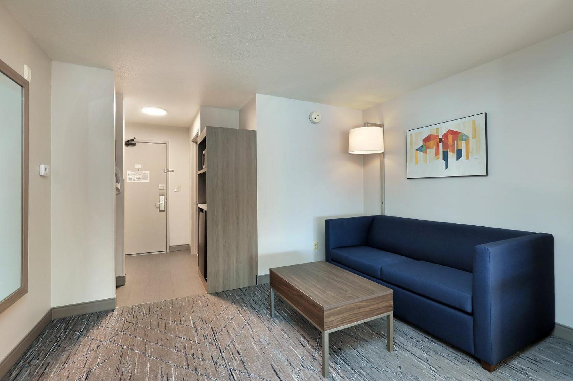 Holiday Inn Express Hotel & Suites Milwaukee-New Berlin By Ihg Eksteriør bilde