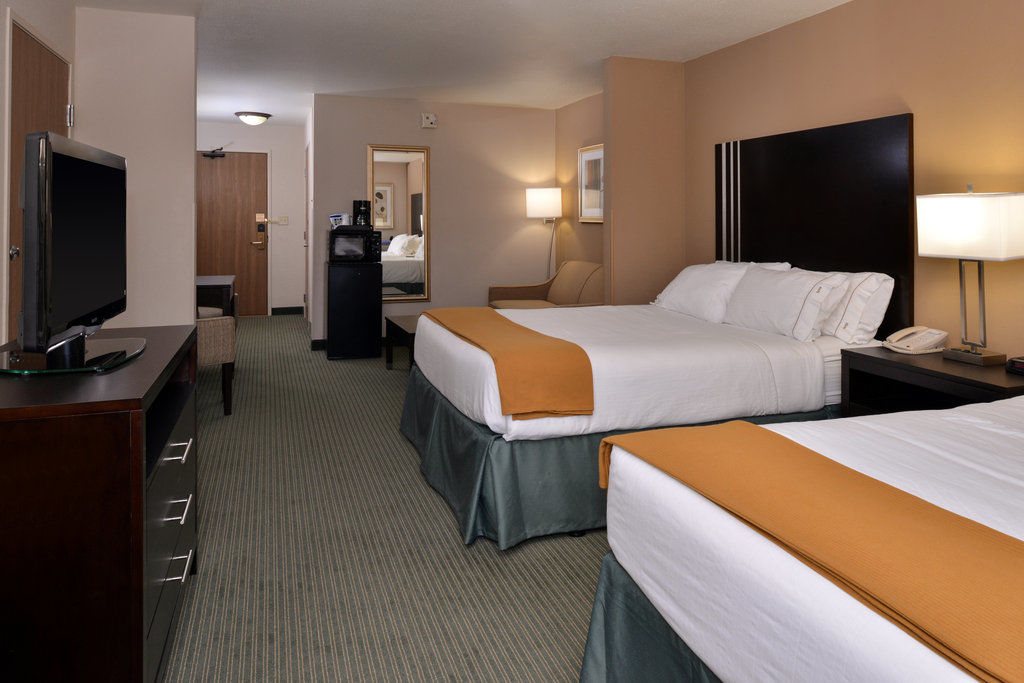 Holiday Inn Express Hotel & Suites Milwaukee-New Berlin By Ihg Eksteriør bilde
