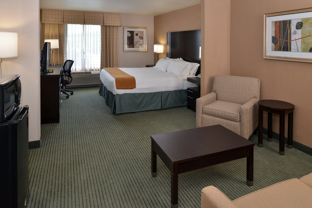 Holiday Inn Express Hotel & Suites Milwaukee-New Berlin By Ihg Eksteriør bilde